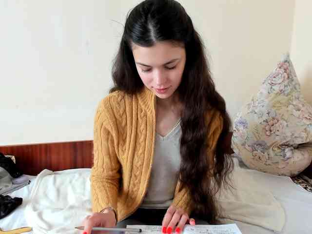 Honeykrisspussy webcam