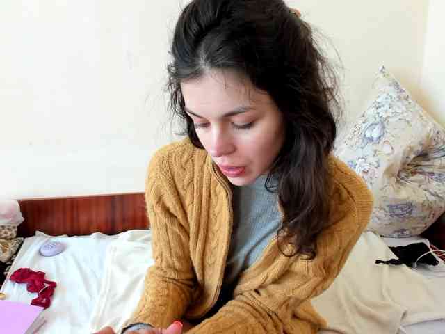 Honeykrisspussy webcam
