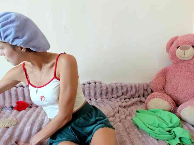 Honeykrisspussy webcam