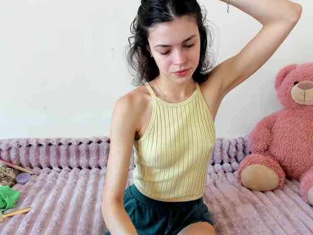 Honeykrisspussy webcam