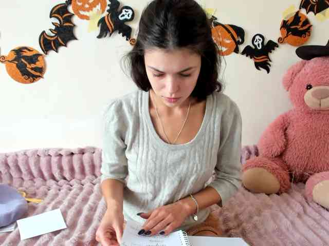 Honeykrisspussy webcam