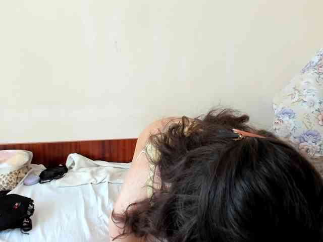 Honeykrisspussy webcam