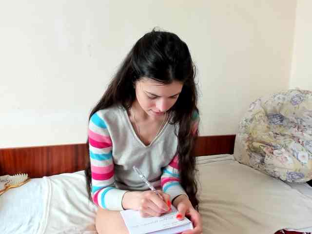 Honeykrisspussy webcam