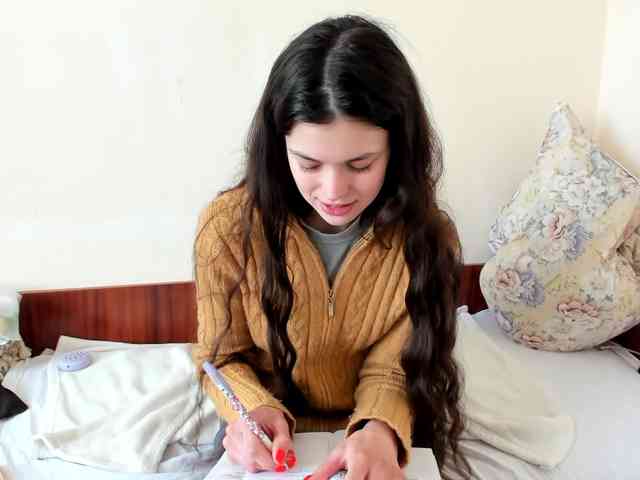 Honeykrisspussy webcam