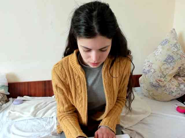 Модель: Honeykrisspussy