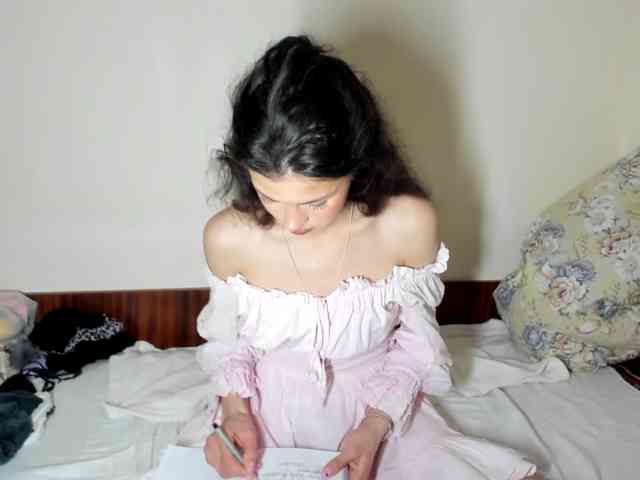 Honeykrisspussy webcam