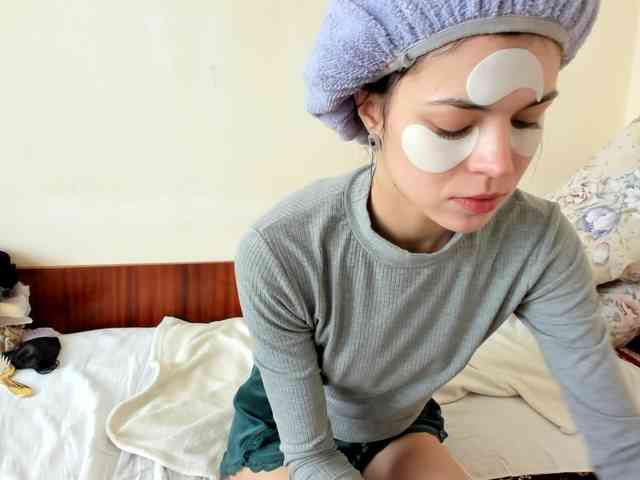 Honeykrisspussy webcam
