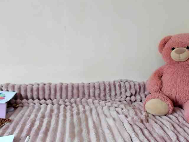 Honeykrisspussy webcam