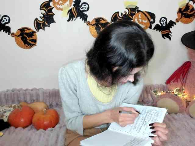 Honeykrisspussy webcam