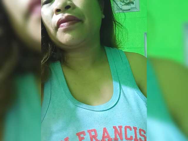 Kyrene live cam on BongaCams