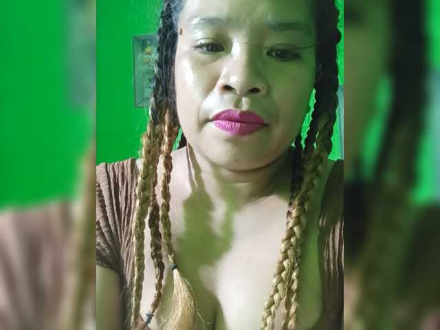 Kyrene live cam on BongaCams