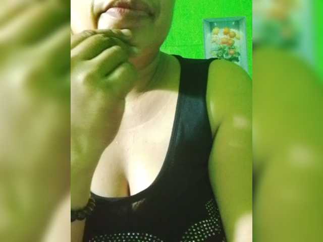 Kyrene, en directo ahora en BongaCams