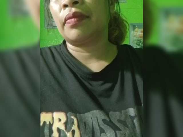 Kyrene, live now on BongaCams