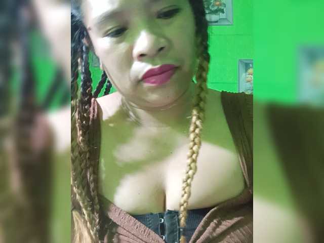 Kyrene live cam on BongaCams