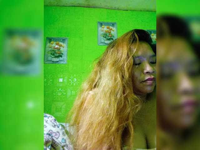 Kyrene live cam on BongaCams