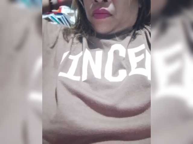 Kyrene live cam on BongaCams