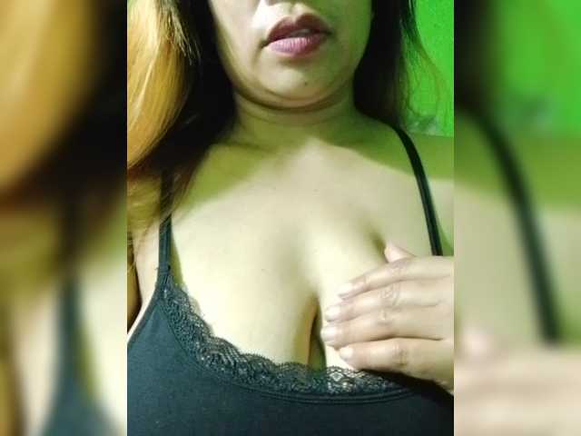 Kyrene live cam on BongaCams