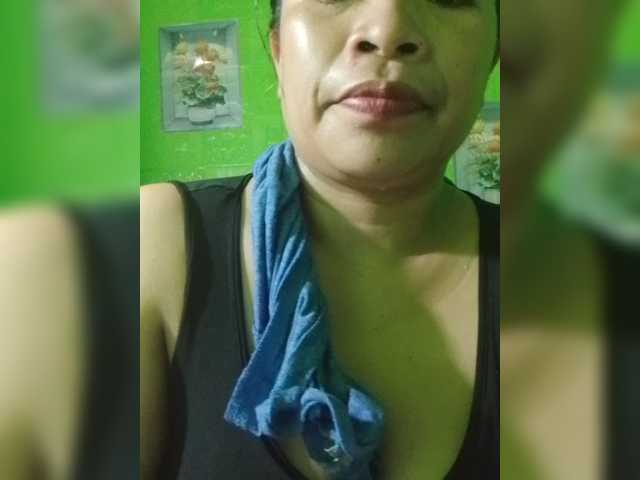 Kyrene, live now on BongaCams