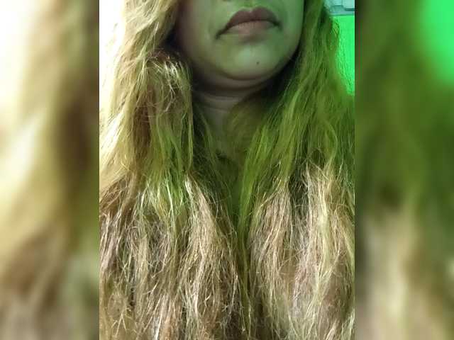 Kyrene's BongaCams show and profile