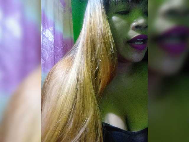 Kyrene live cam on BongaCams
