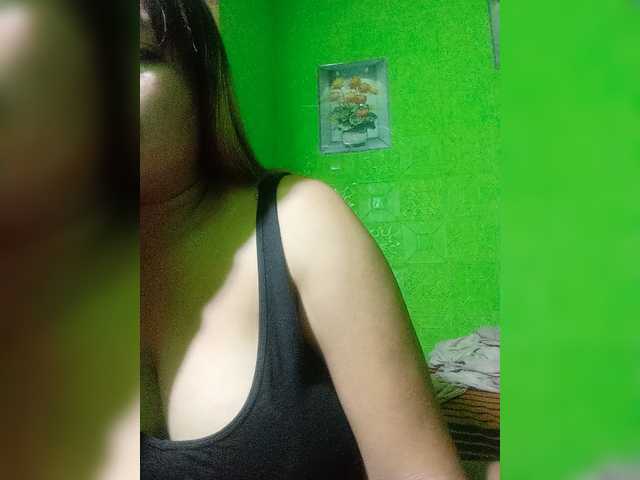Kyrene live cam on BongaCams