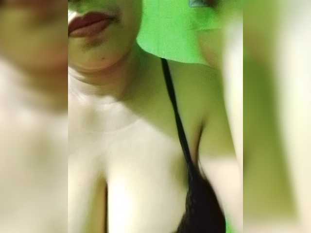 Kyrene live cam on BongaCams