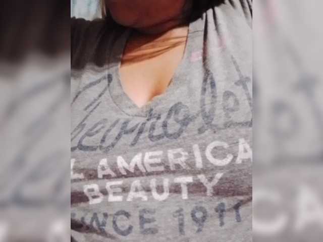 Kyrene live cam on BongaCams