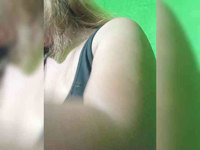 Kyrene's webcam live show