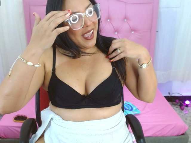 Melodyxcute live cam on BongaCams