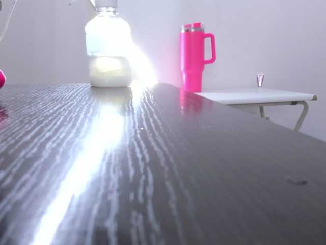 Melodyxcute live cam on BongaCams