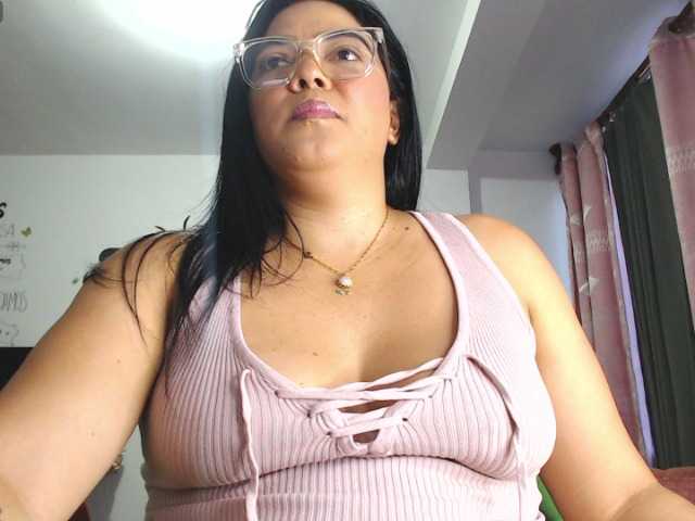 Melodyxcute live on BongaCams