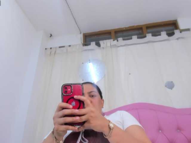 Melodyxcute live cam on BongaCams