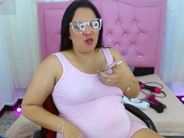 Melodyxcute live cam on BongaCams