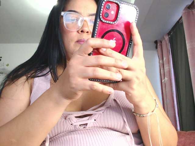 Melodyxcute live cam on BongaCams