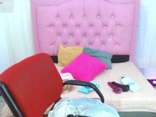 Melodyxcute live cam on BongaCams