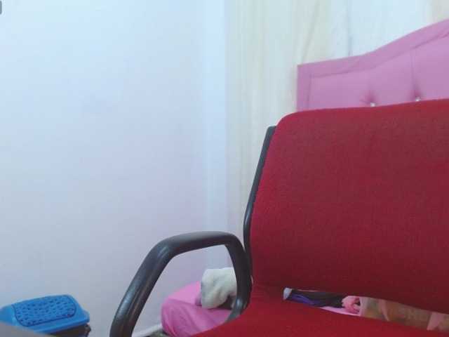 Melodyxcute live cam on BongaCams