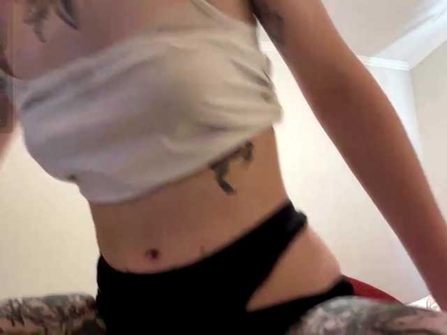 BlondyBun live cam on BongaCams