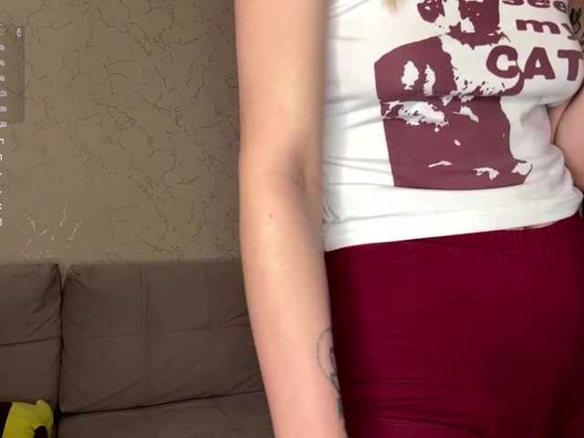 BlondyBun live cam on BongaCams