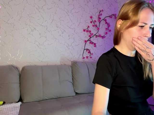 BlondyBun live cam on BongaCams