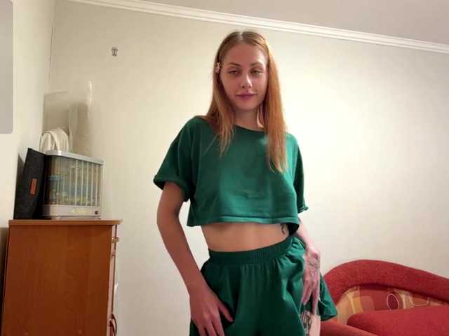 BlondyBun live cam on BongaCams
