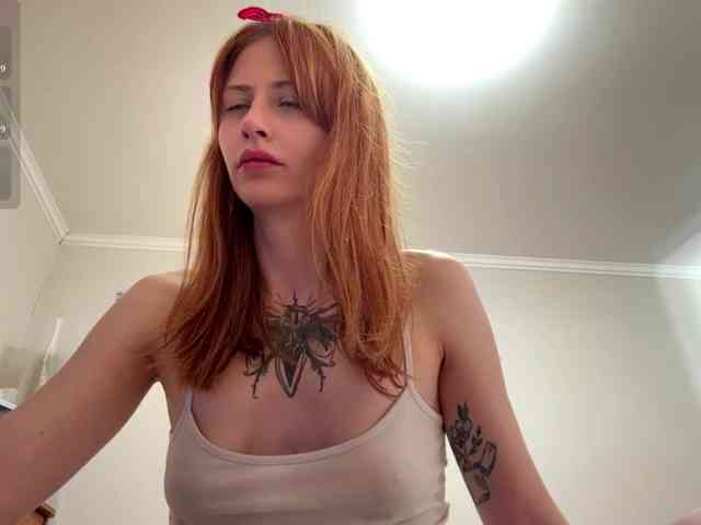 BlondyBun webcam