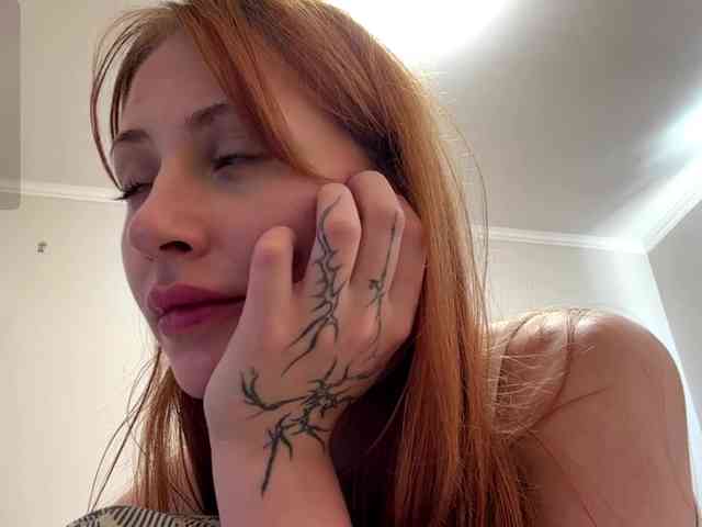 BlondyBun webcam