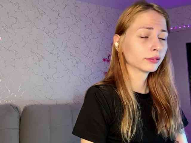 BlondyBun webcam