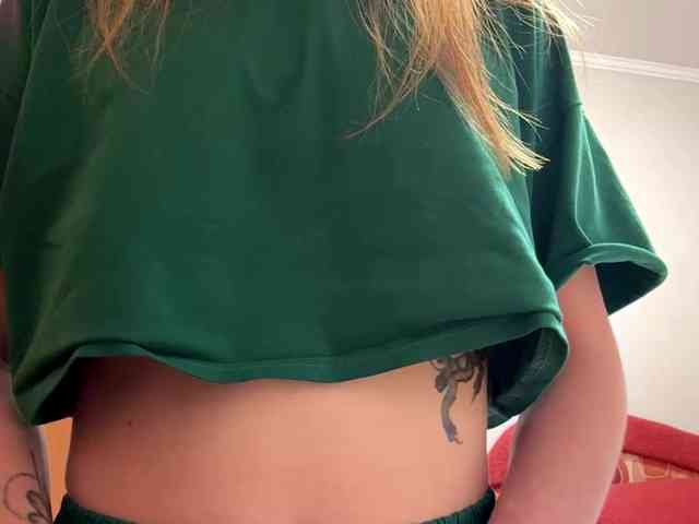 BlondyBun webcam