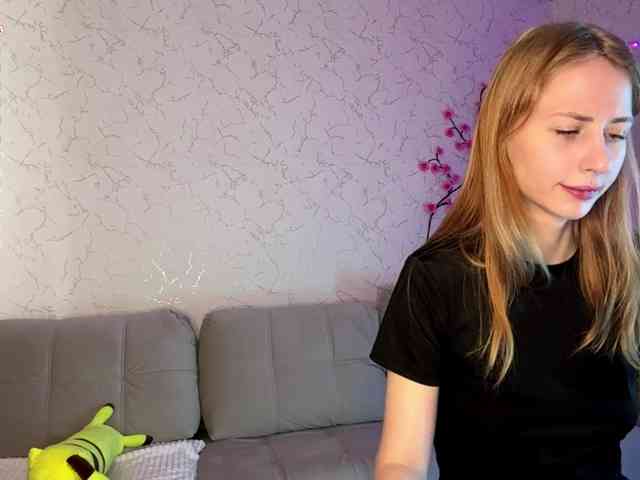 BlondyBun webcam