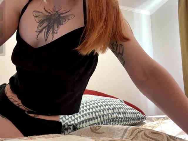 BlondyBun webcam