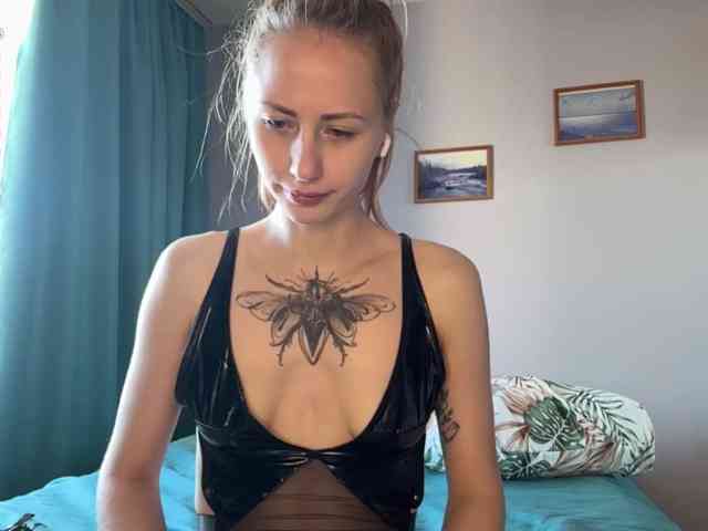 BlondyBun webcam
