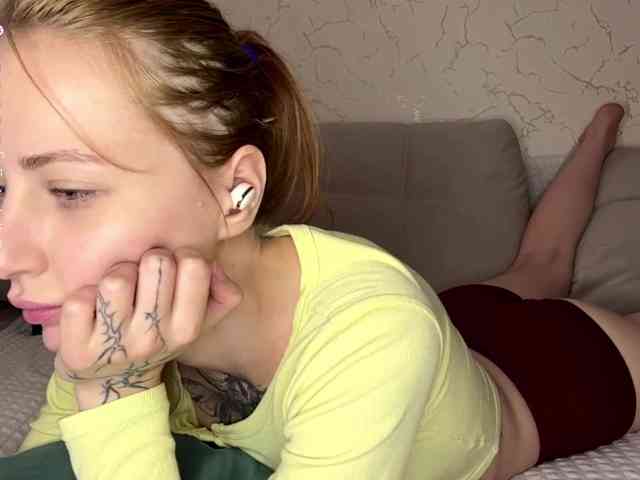 BlondyBun webcam
