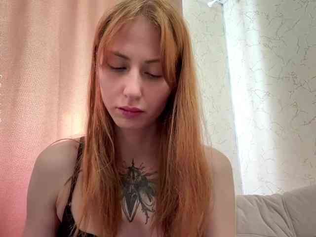 BlondyBun webcam