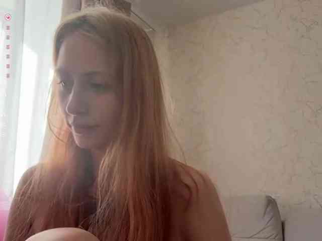 BlondyBun webcam